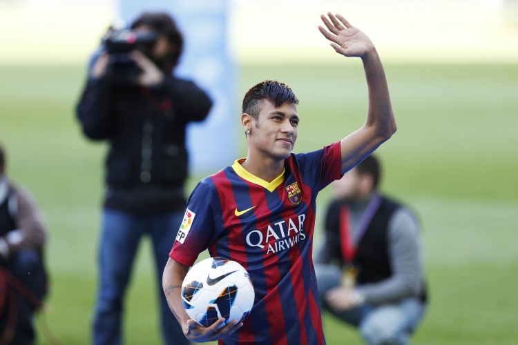 星空体育-球迷称英超历史上没有球员比内马尔强，遭鲁尼、内维尔和基恩反驳