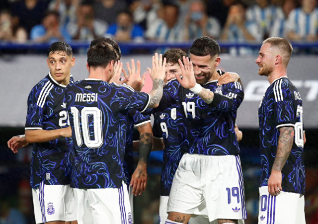 星空体育官方网站-5-0！阿根廷5连胜：梅西破门 主动让点球 38岁老将洒泪告别|莱昂内尔·梅西|尼古拉斯·奥塔门迪|赞比亚|阿尔瓦雷斯|阿尔马达_新浪体育_新浪新闻