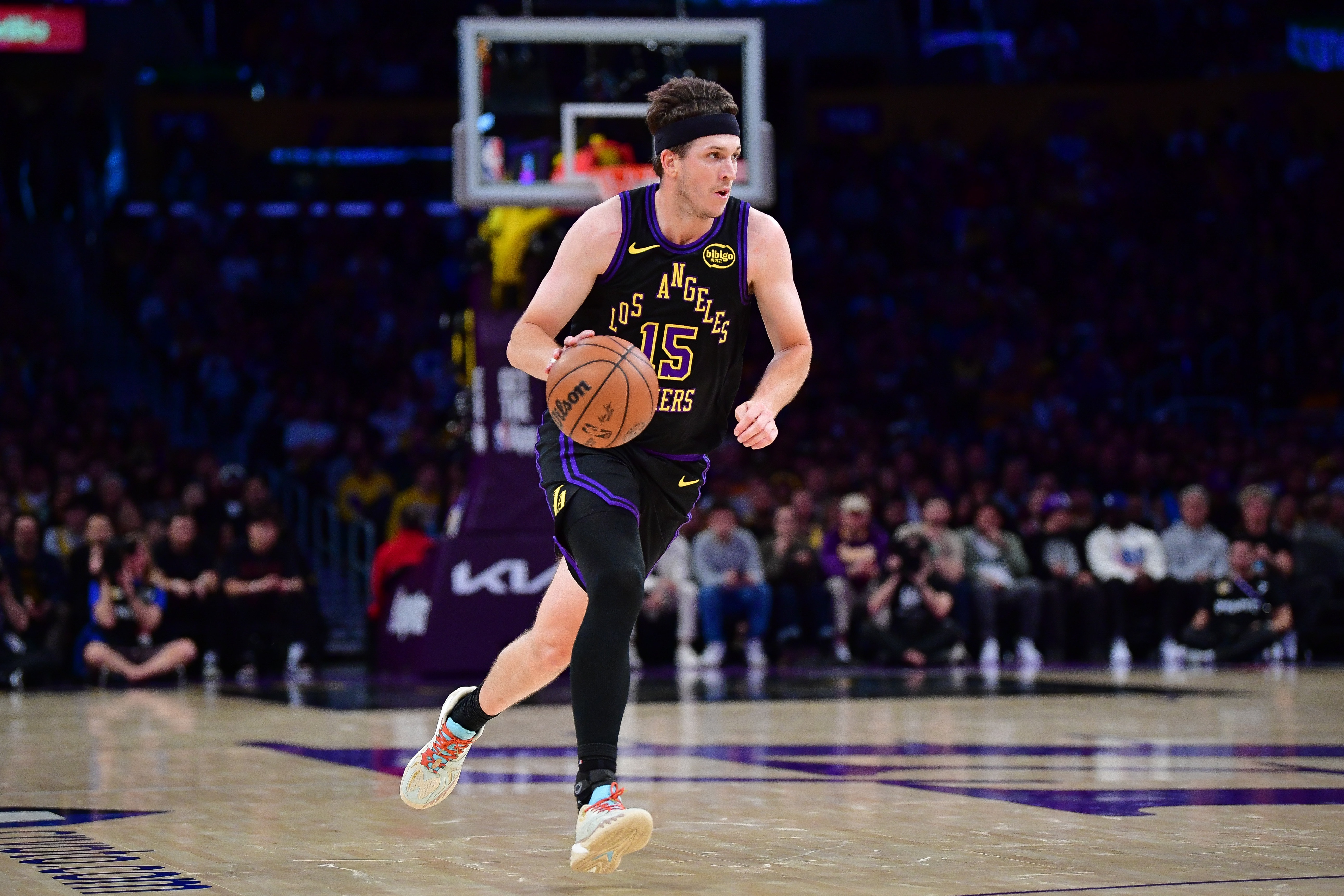 星空体育-霍里：湖人不该让东詹里同时在场 让里夫斯像吉诺比利一样替补吧